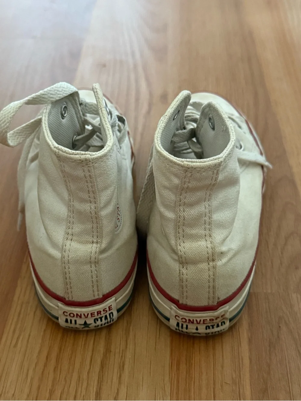 White Hi-Top Converse Chuck Taylor Sneakers Little Kid Size 1